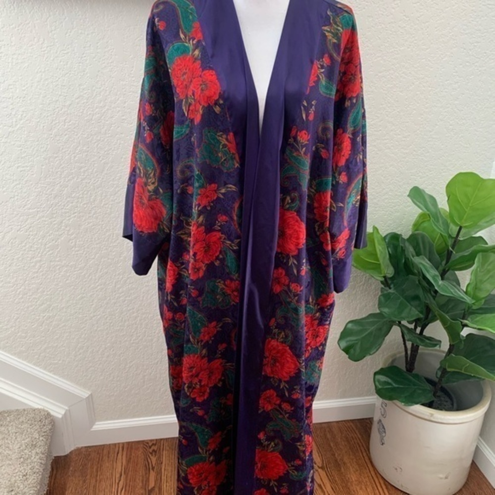 VTG Victoria’s Secret floral long robe size M/L